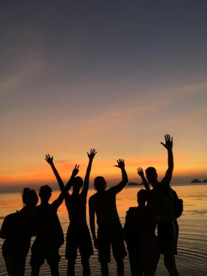 Green Garden Hotel Bang Rak Beach  Bagian luar foto
